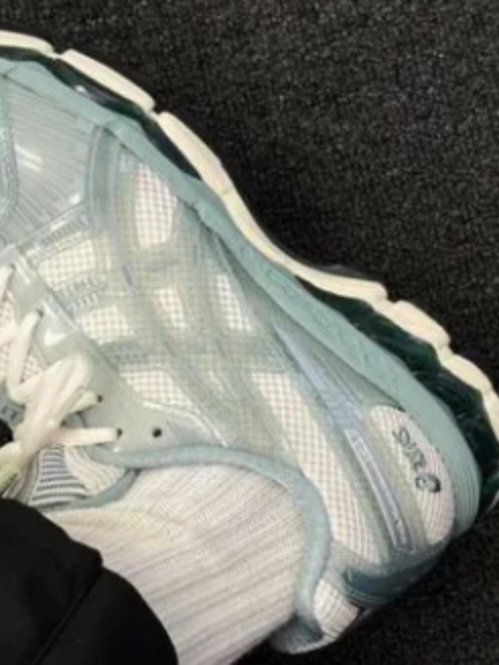 ASICS Gel White / Mint Mesh Sneakers